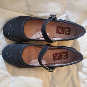 Aris Allen Dance Shoes with Sueded Soles